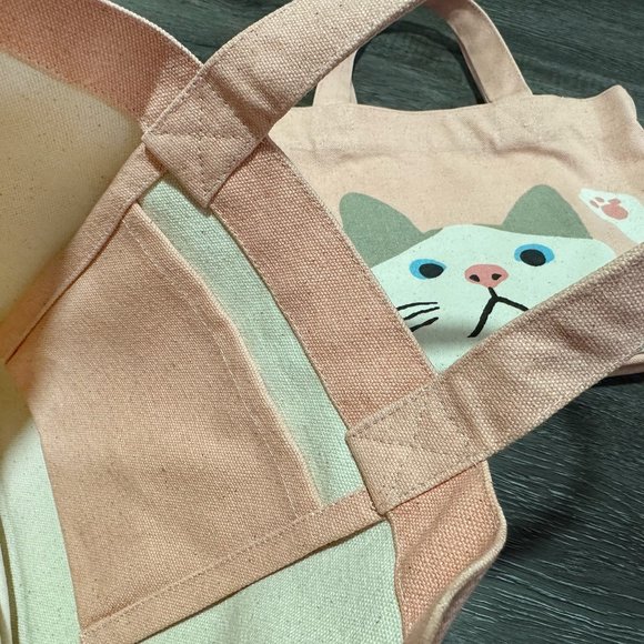 Genki Kitten Cat Tote Bag ❘ Travel Bag ❘ Causal Bag ❘ 2-Handle Bag ❘ AnimalPrint - Picture 5 of 5